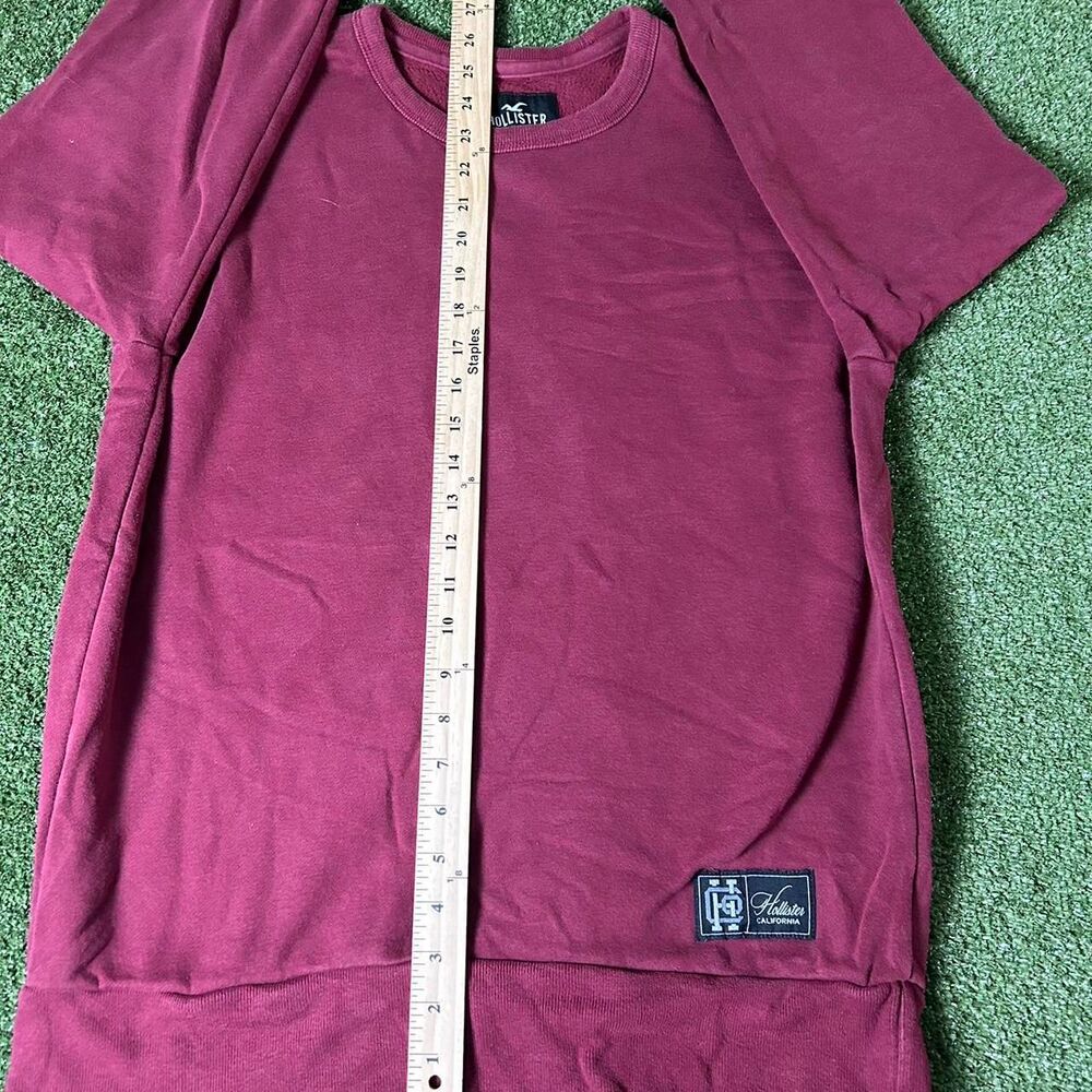 Hollister-co Men's Burgundy and Red Sweatshirt